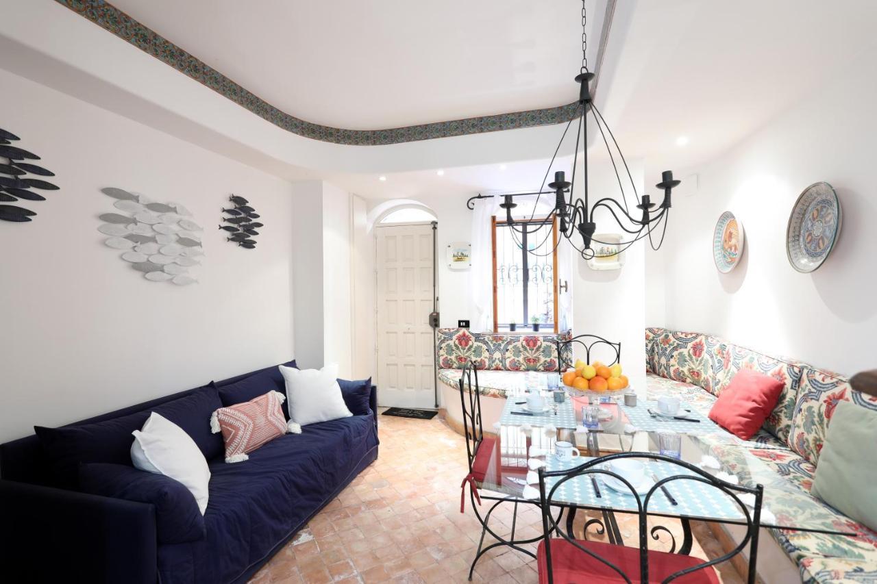 Porta Catania & Duomo Cozy Apartment ตาออร์มินา ภายนอก รูปภาพ